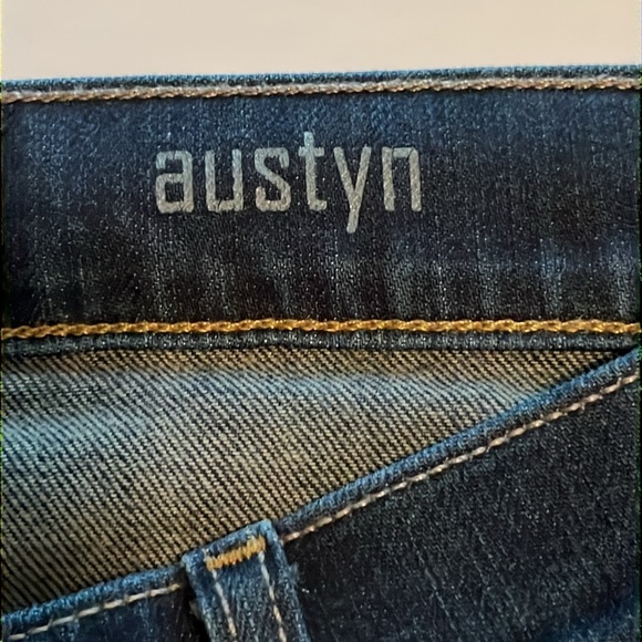 7 For All Mankind Austyn Straight Leg Size 32 - Picture 10 of 16